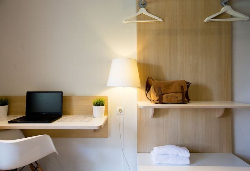 غرفة قياسية رباعية, Rooms Ciencias