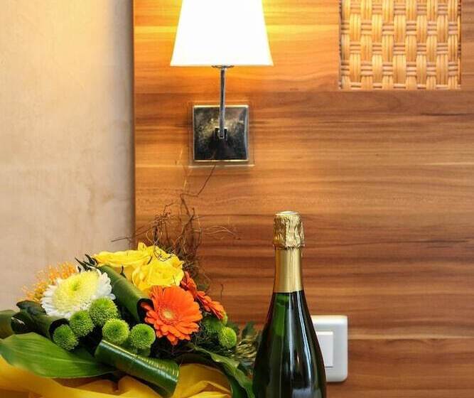 Номер Комфорт, The Originals City, Hôtel Colmar Gare