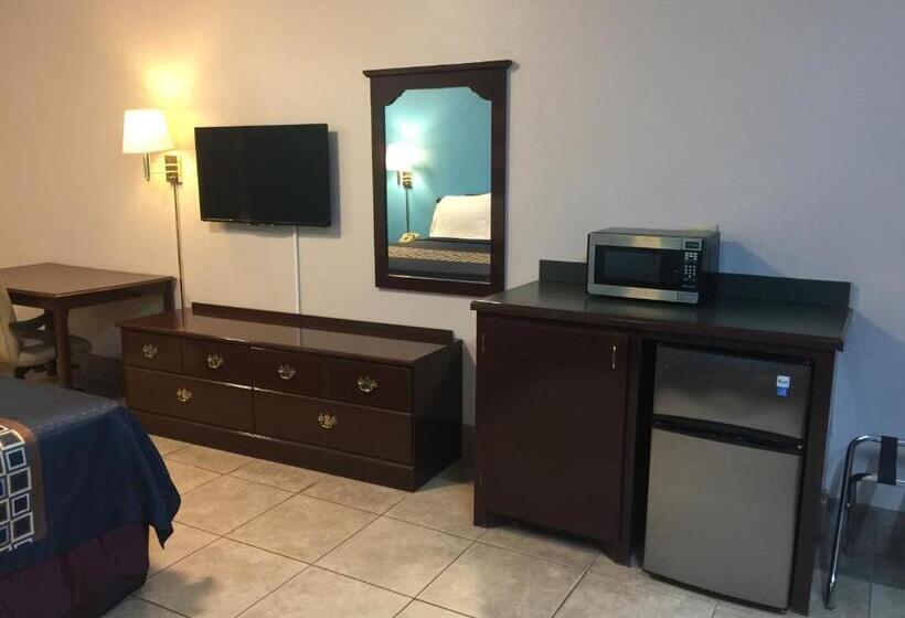 Номер Стандарт, Texas Inn And Suites City Center At University Dr