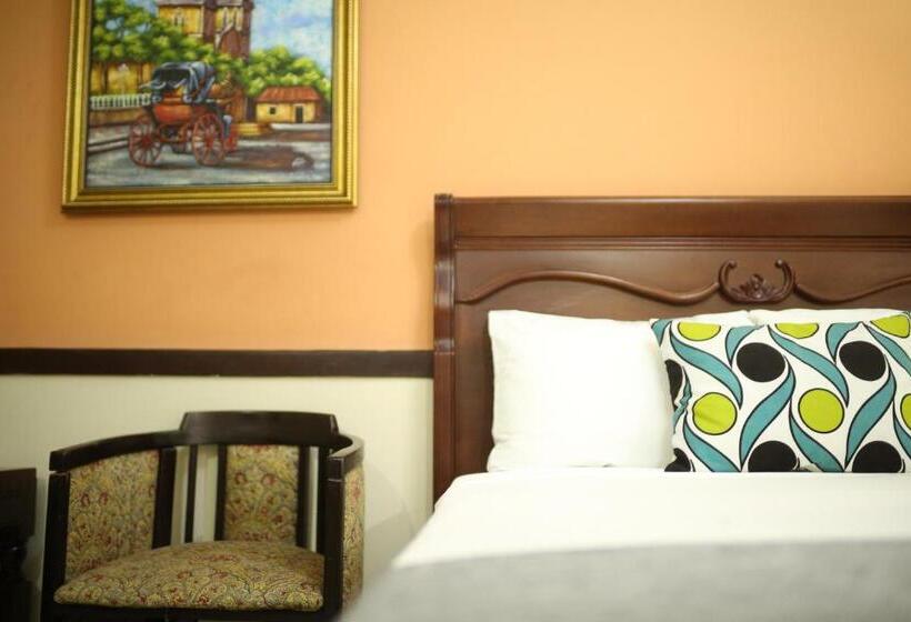 Executive Kamer, Platino Hotel & Casino