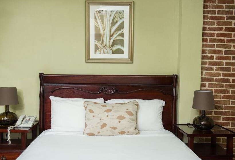 Executive Kamer, Platino Hotel & Casino