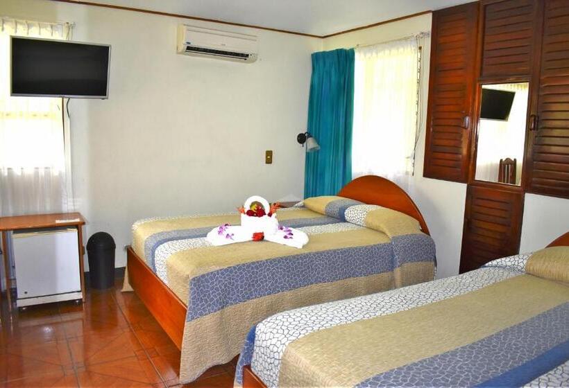 带2个双人床的标准工作室, Arenal Country Inn