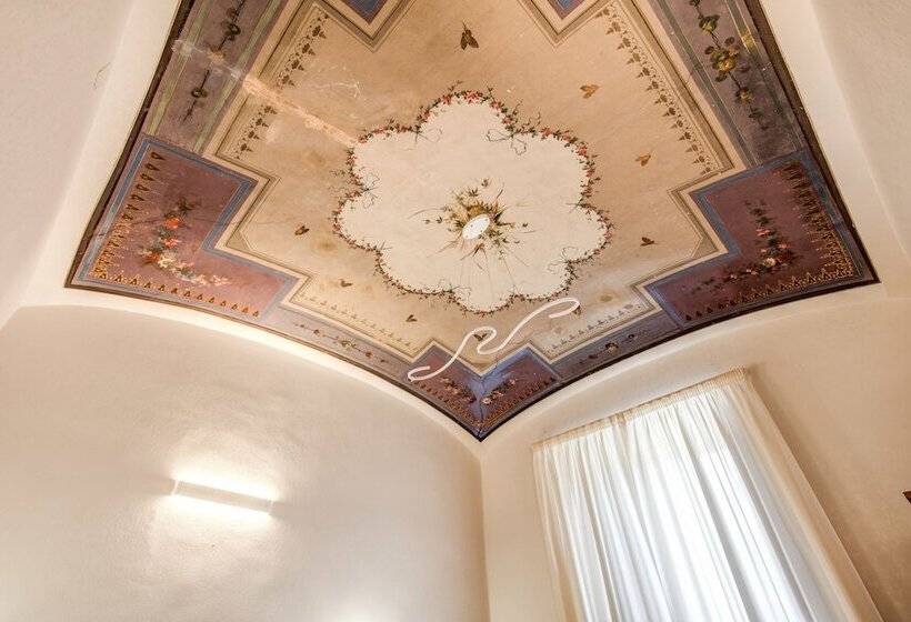 اتاق استاندارد سه نفره, Auditorium Mecenate