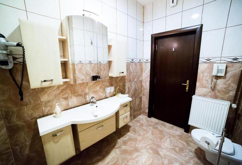 اتاق استاندارد یک نفره, Imperial Inn