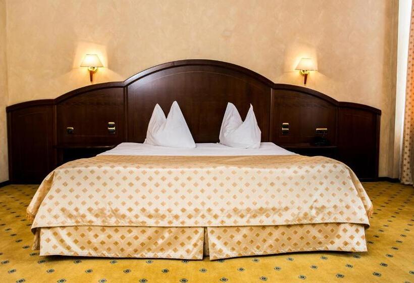 اتاق استاندارد یک نفره, Imperial Inn