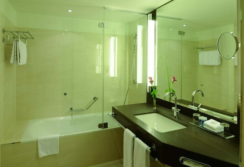Классический Номер, Maritim Hotel Düsseldorf