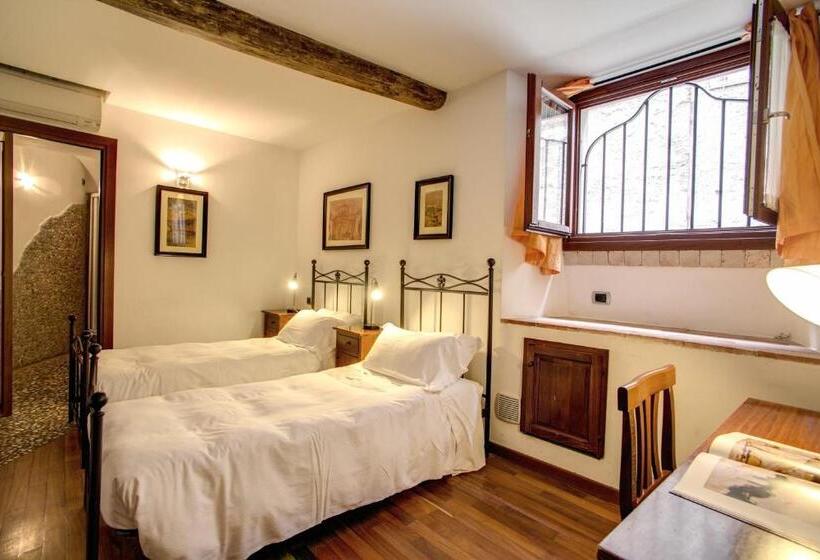 חדר סטנדרט לשלושה, Residenza Domizia