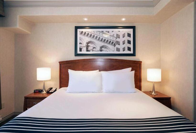 キングサイズベッドのスタンダードルーム, Sandman Hotel & Suites Winnipeg Airport