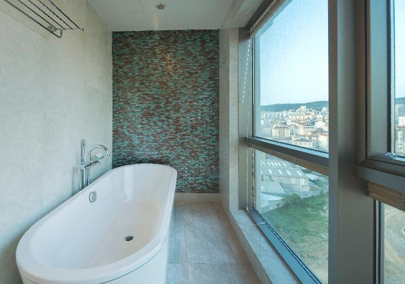 Deluxe Room, Titanic Business Kartal