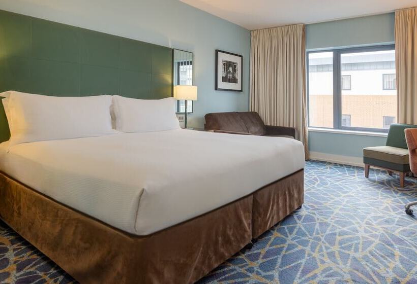 اتاق خانوادگی, Hilton Dublin Kilmainham