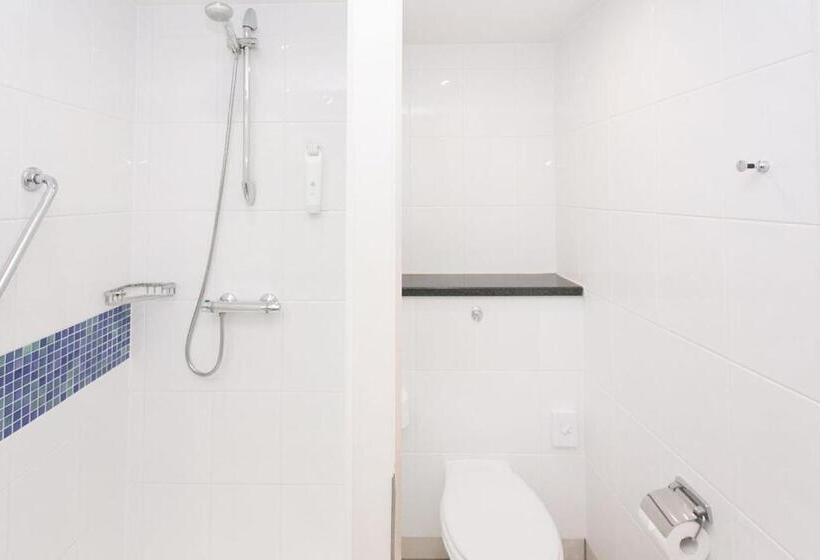 标准间, Holiday Inn Express Antrim, An Ihg