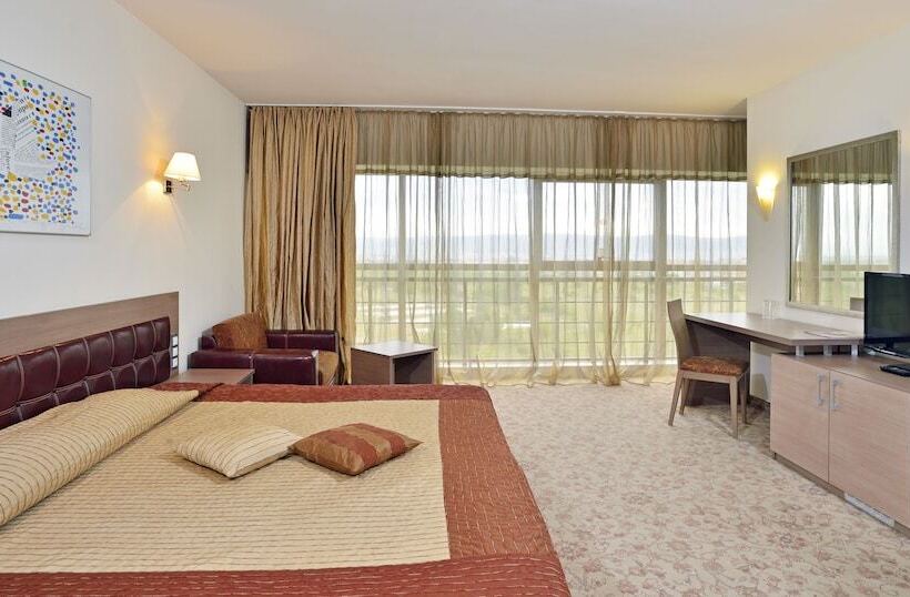 Номер Стандарт Вид на Парк, Sol Nessebar Palace All Inclusive