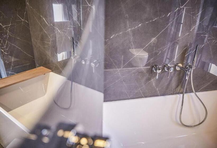 Номер Deluxe, Oniro   Luxury Rooms & Wellness Suites