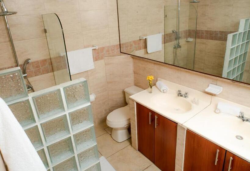 اتاق سوپریور چهار تخته, Casa Olonche