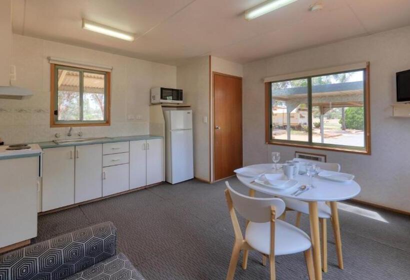 Апартаменты 2 Спальни, Cobar Caravan Park
