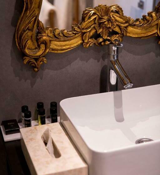 اتاق استاندارد با تخت بزرگ, The Babe Boutique