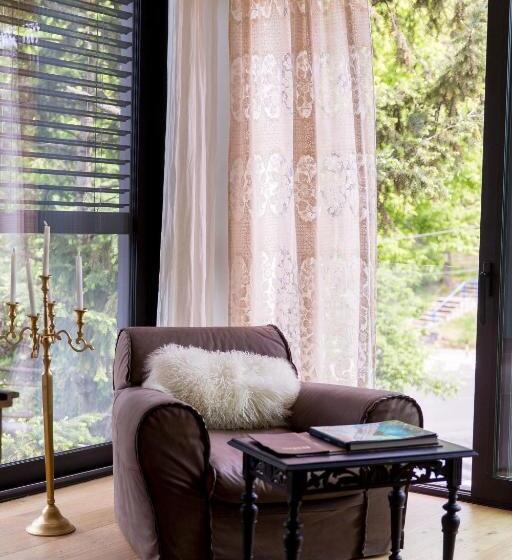 اتاق استاندارد با تخت بزرگ, The Babe Boutique