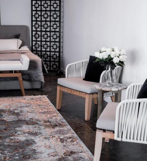 آپارتمان 1 خوابه, The Babe Boutique
