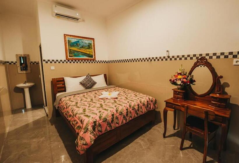 غرفة قياسية مطلّة علي حمام السباحة, Dados Guest House