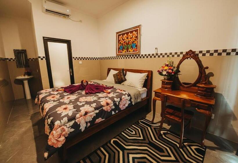 غرفة قياسية مطلّة علي حمام السباحة, Dados Guest House