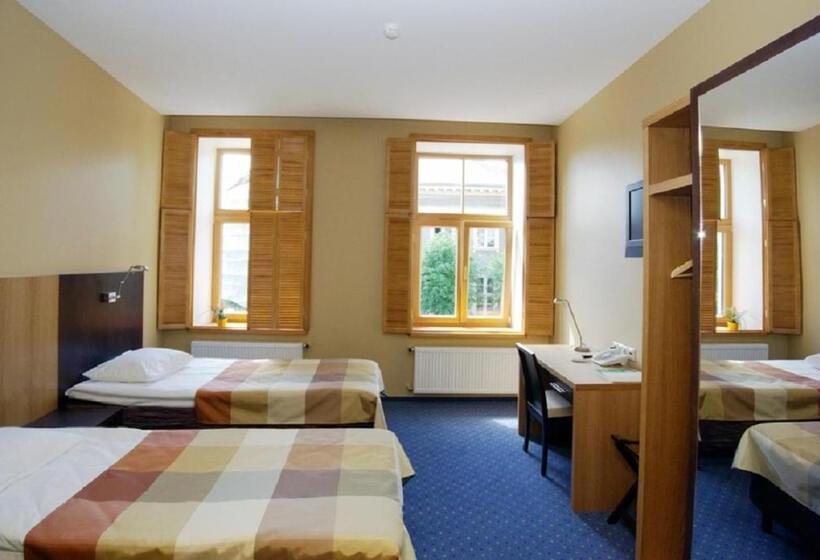 Habitación Familiar, Hanza