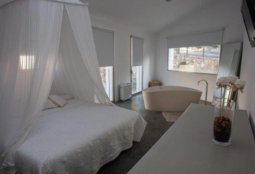 سوییت, La Maga Rooms