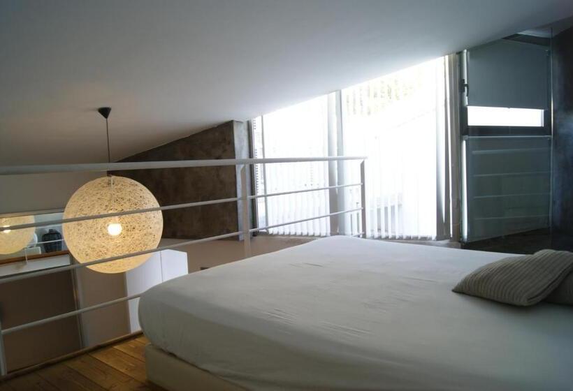 سوییت جونیور, La Maga Rooms