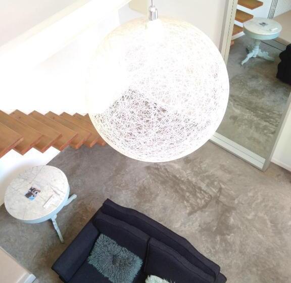 سوییت جونیور, La Maga Rooms
