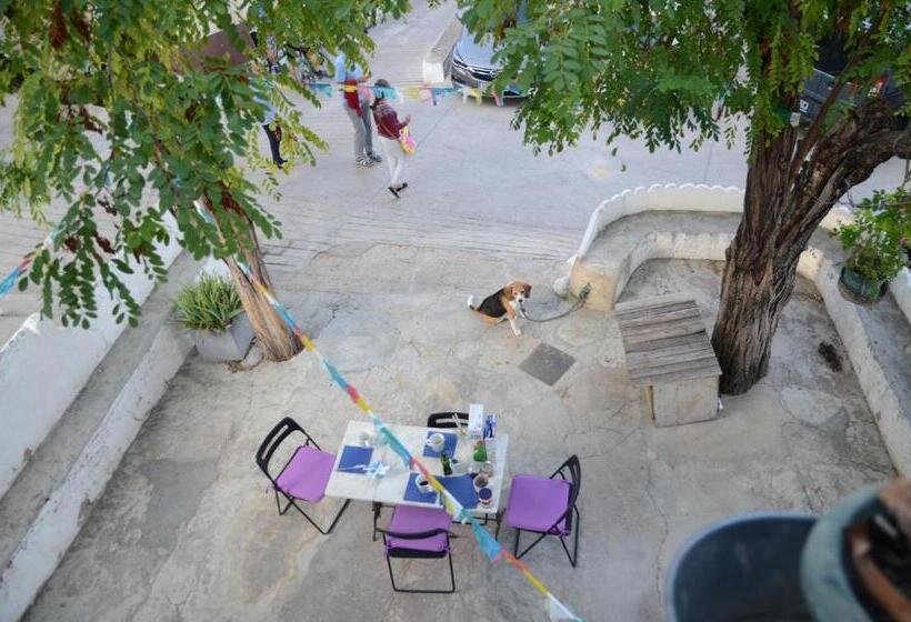 استودیوی استاندارد, La Maga Rooms