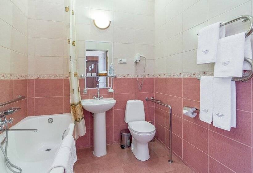 Habitación Familiar, Ukraine