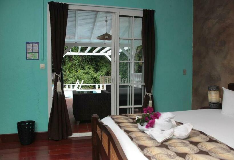 بانگلوی استاندارد 2 خوابه, Habitation Du Comté