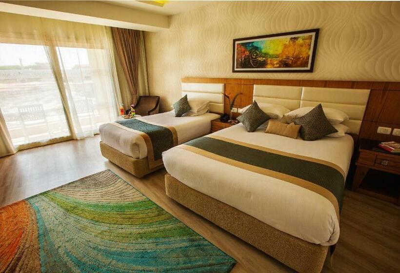 اتاق لوکس سه تخته, Pickalbatros Aqua Blu Sharm El Sheikh