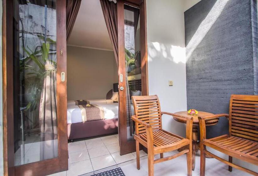 اتاق لوکس, Legian Village