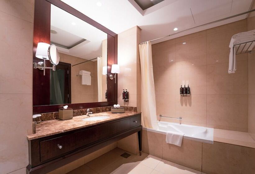 Deluxe Room, Millennium Hotel Doha