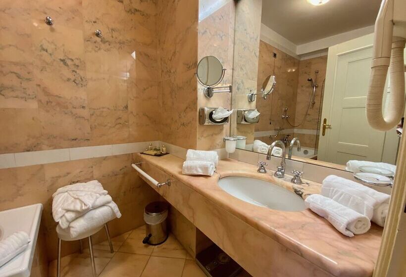Номер Стандарт с Балконом, Miramonti Majestic Grand