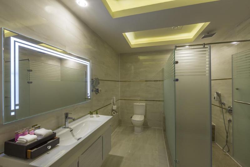 اتاق استاندارد با چشم‌انداز استخر, Pickalbatros Aqua Blu Sharm El Sheikh