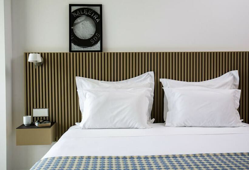 Quarto standard vista mar, Memmo Baleeira   Design Hotels
