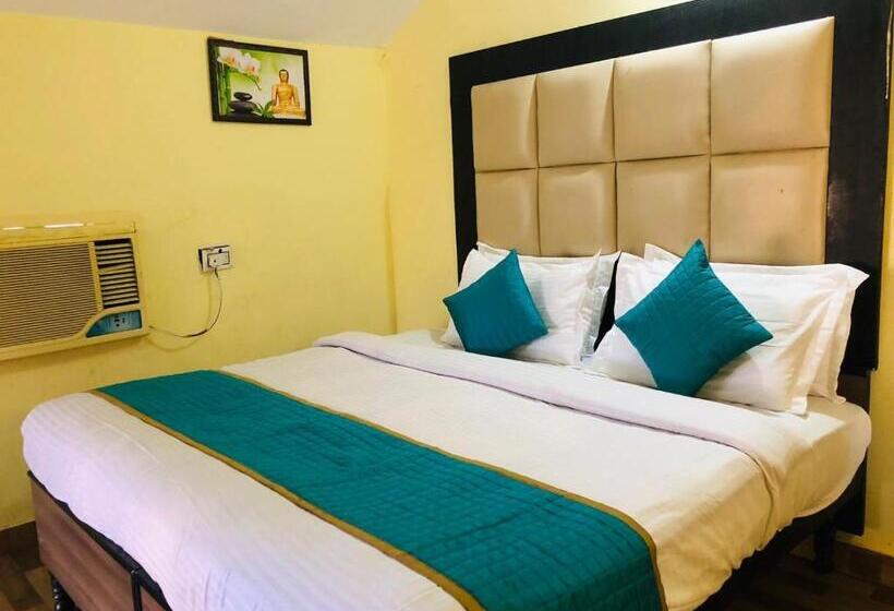 Quarto Deluxe, Yuvraj Fort