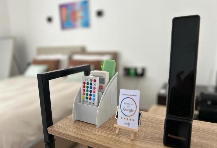 اتاق سوپریور با تخت بزرگ, Zeta Rooms