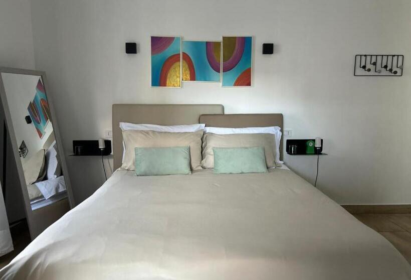 اتاق سوپریور با تخت بزرگ, Zeta Rooms