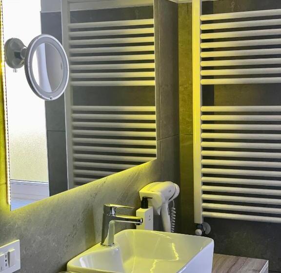 اتاق سوپریور با تخت بزرگ, Zeta Rooms