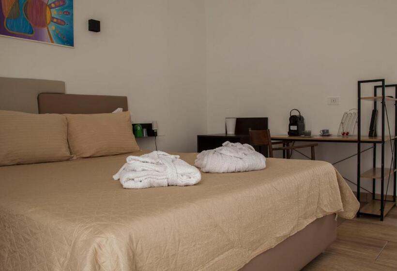 اتاق سوپریور با تخت بزرگ, Zeta Rooms