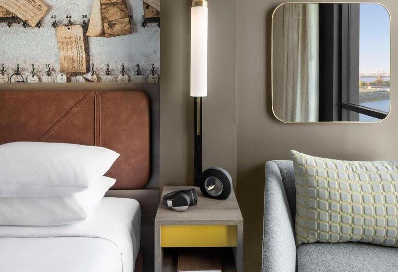 Camera Standard Letto King Accessibile ai persone con mobilità ridotta, Hyatt Centric Beale Street Memphis