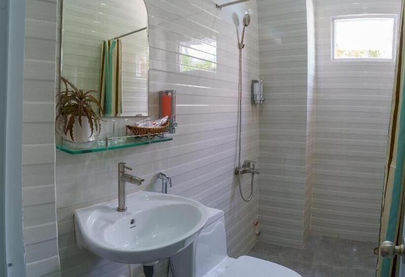 اتاق استاندارد سه نفره, Mekong 69 Hostel
