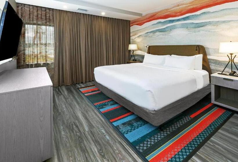 جناح سرير كينج, Indigo Spring   Woodlands Area, An Ihg