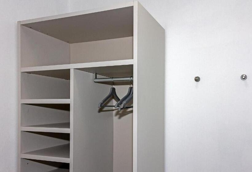 اتاق لوکس, Casa Mirko   B & B Con Stazione Ricarica Auto Elettriche Parcheggio Privato Auto Moto Biciclette