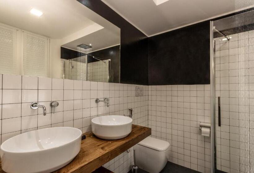 اتاق لوکس, Casa Mirko   B & B Con Stazione Ricarica Auto Elettriche Parcheggio Privato Auto Moto Biciclette
