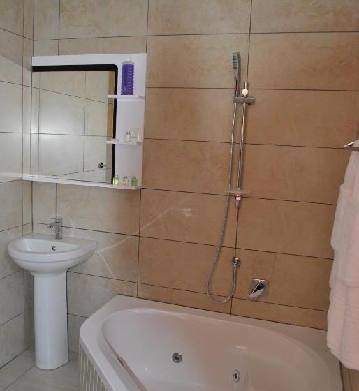 اتاق لوکس با تخت بزرگ, Amaris Guesthouse
