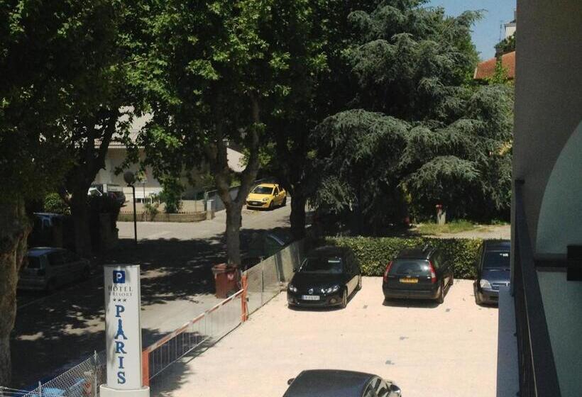 Полулюкс, Paris Resort