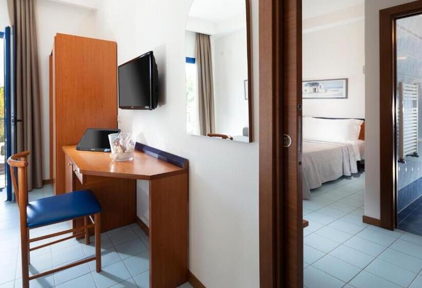 Номер Superior Смежный, Paris Resort